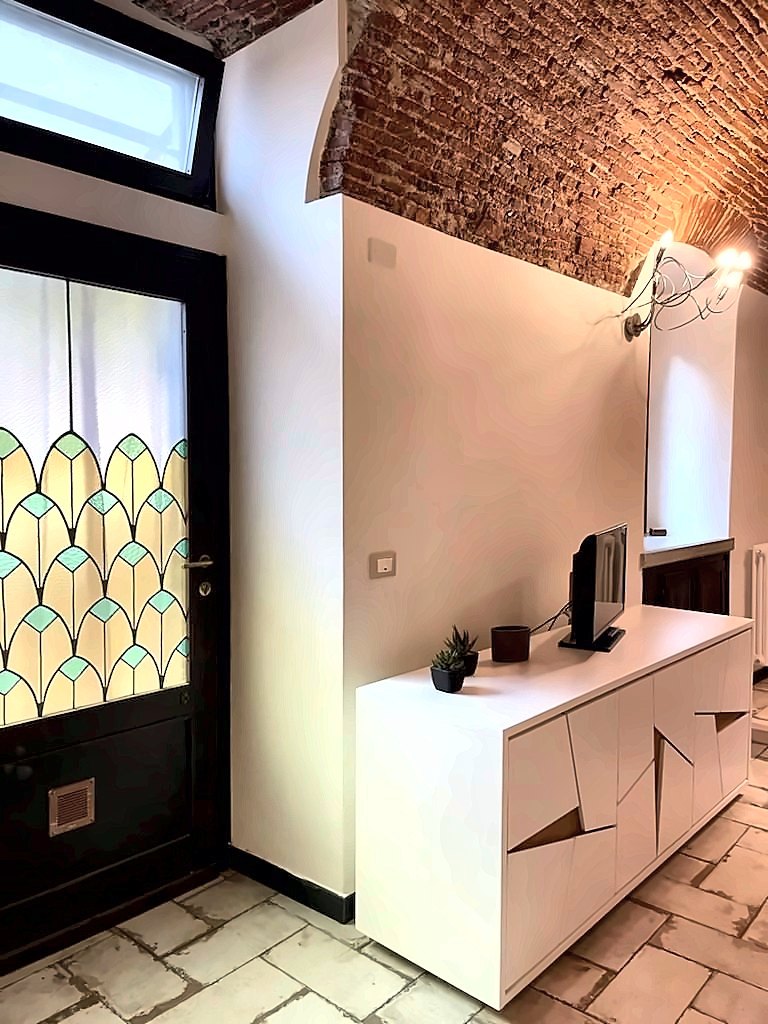 L'entrée avec sa porte en vitrail · Perla del Borgo, Borgio Verezzi